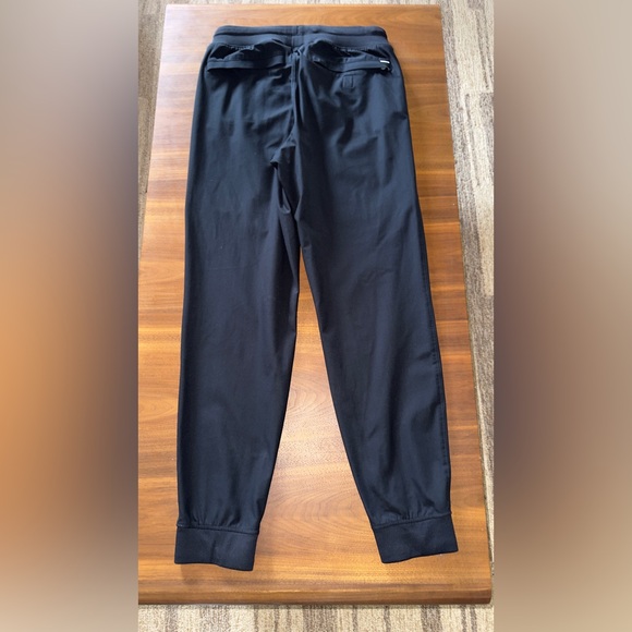 VUORI Men's Black Jogger Pants - Picture 5 of 6
